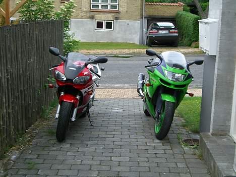 Yamaha YZF R6 - SOLGT - Hjemme... omme i odense. billede 7