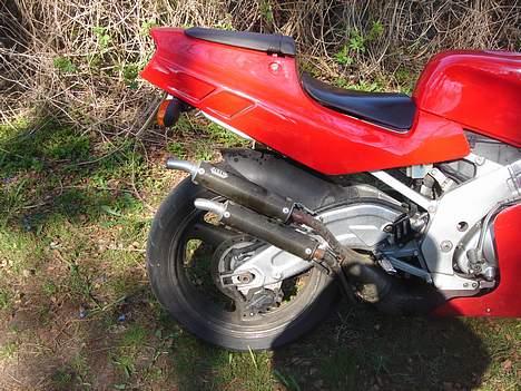 Suzuki RGV SOLGT billede 4