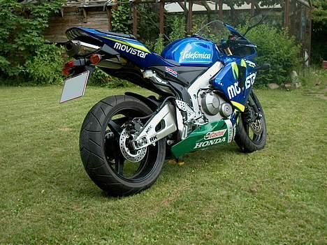 Honda cbr 600 rr  - Lidt pony´ere på græs.. billede 5