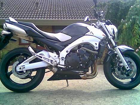 Suzuki GSR 600 billede 7