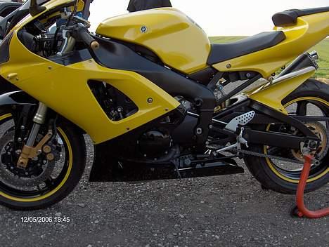 Yamaha yzf R1 - "Faceliftet" i 2006. har selv lavet alt, + lak. 100% ok. billede 14