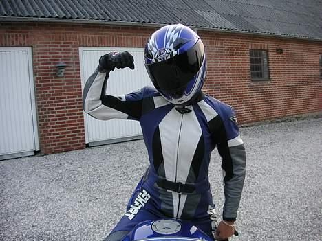 Honda CBR 600 RR - Jaa!! Når hun sidder bag på skal man sku ikke komme for tæt på :-) billede 5