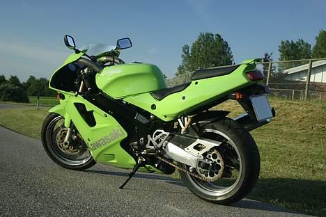 Kawasaki ZXR750 J *solgt* billede 1