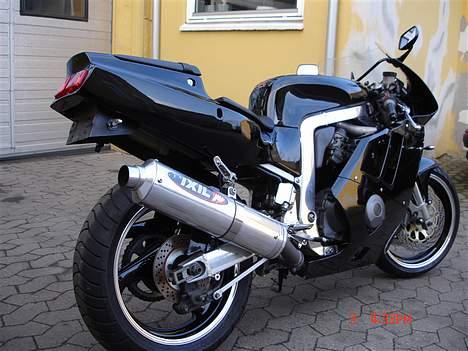 Suzuki GSXR 400 billede 1