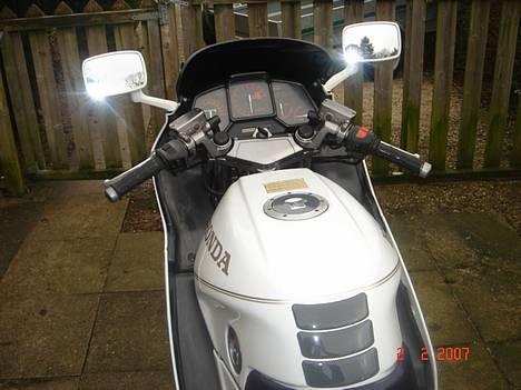 Honda vfr 750f rc 24 - har kørt 94000 km. billede 6