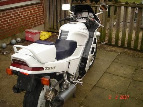 Honda vfr 750f rc 24 billede 7