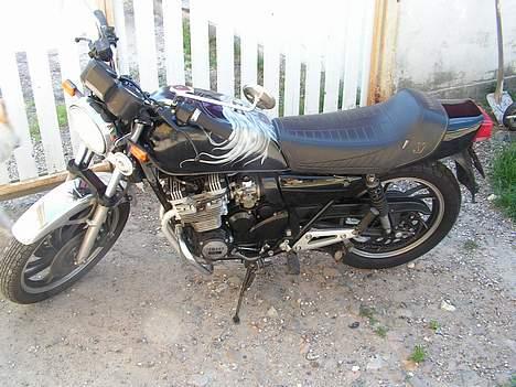 Yamaha xj 550 billede 1