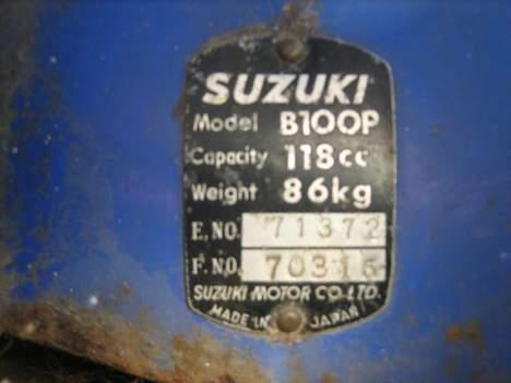 Suzuki B 100 P - Plade som angiver model billede 15