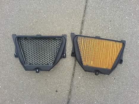 Honda CBR 600 RR (Solgt) - Forskellen mellem HRC luftfilter og standard. Gæt hvad der er hvad :-) billede 7