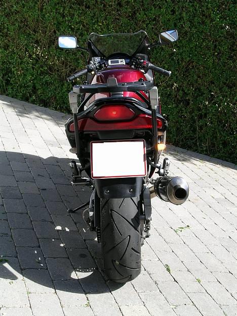 Suzuki Rf 900 R - Led blinklyset fylder ikke så meget, men giver et rigtig godt lys. billede 3