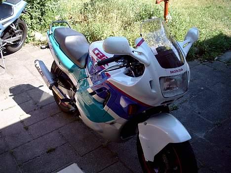 Honda CBR600 f PC23 *SOLGT* billede 3