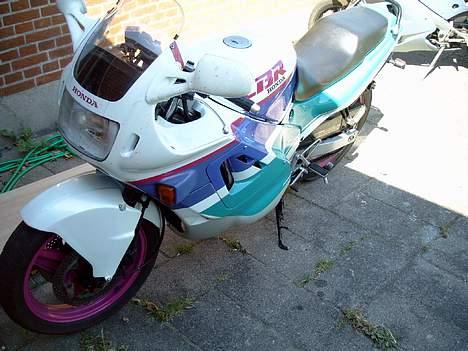 Honda CBR600 f PC23 *SOLGT* billede 4