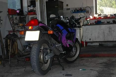 Suzuki GSX750F (SOLGT) - så blev der monteret alarm... billede 2