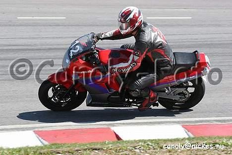 Kawasaki Gpx 600R [solgt] billede 14