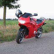 Honda cbr600f2