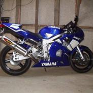 Yamaha R6