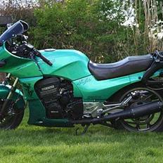 Kawasaki GPZ 900r