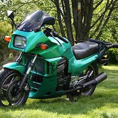 Kawasaki GPZ 900r