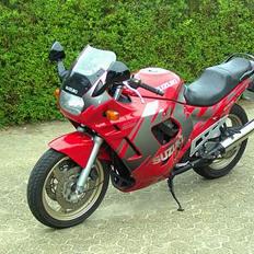 Suzuki gsx 600 f
