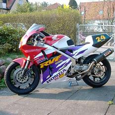 Honda RVF400 / NC35