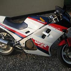 Honda VFR750 RC24 Interceptor