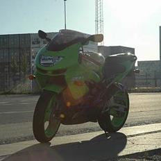 Kawasaki ZX9R - Solgt -