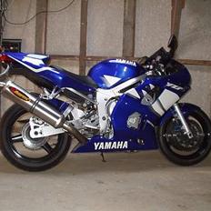 Yamaha R6