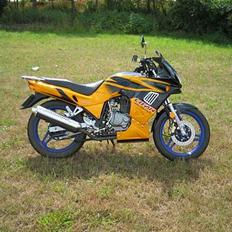 Lifan LF 200. Solgt.