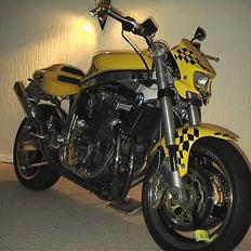 Suzuki gsxr 1100 streetfighter