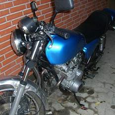 Suzuki gs 550