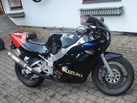 Suzuki Gsx-R 400R billede 1