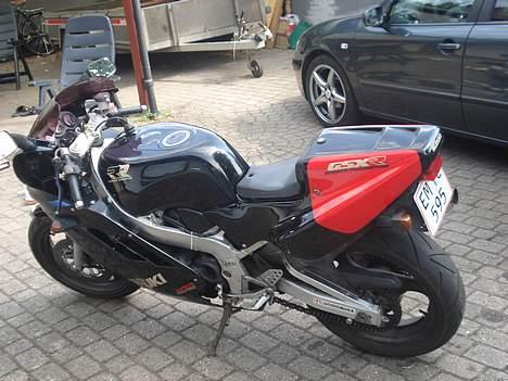 Suzuki Gsx-R 400R billede 2