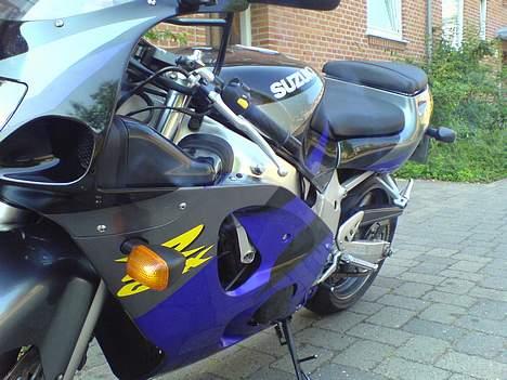 Suzuki gsxr 600 srad billede 12