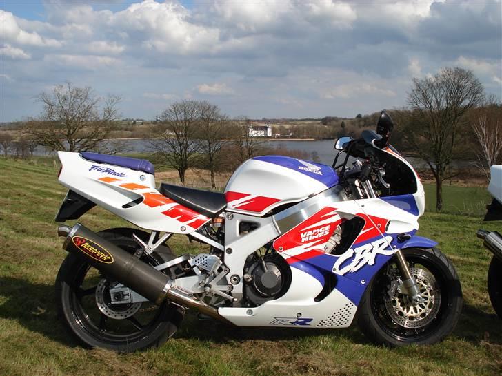 Honda CBR 900 RR Fireblade billede 1