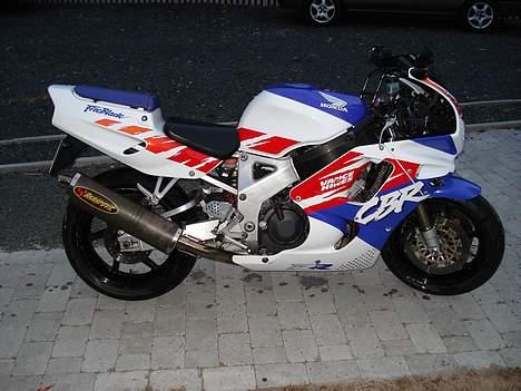 Honda CBR 900 RR Fireblade billede 2