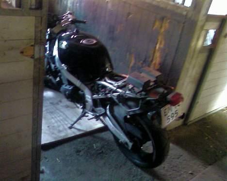 Suzuki Gsx-R 400R billede 4