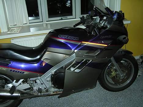 Suzuki GSX 1100 F billede 4