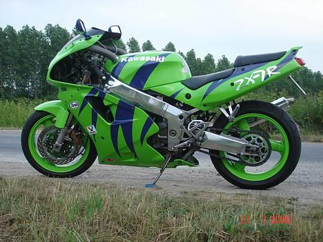 Kawasaki ZXR 750  SOLGT billede 1