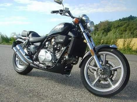 Honda Super Magna - Solskin og små landeveje 2006 billede 5