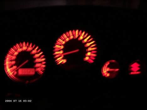 Suzuki GSX 600 F - til salg - Lidt sløret, men håber i kan se at det er rød display - det giver lige prikken over iét billede 14