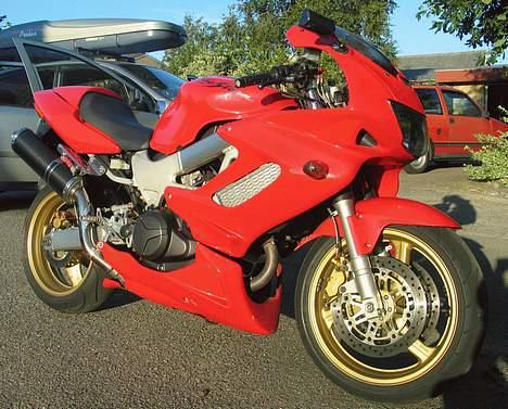 Honda VTR1000F  - SOLGT billede 2