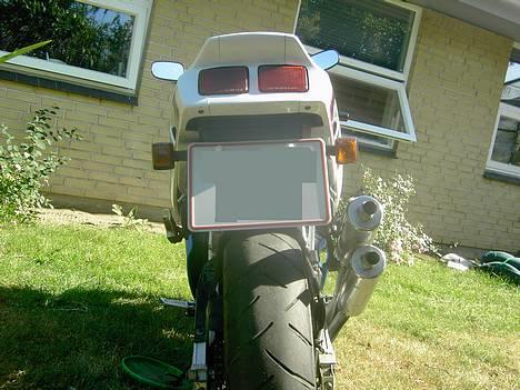 Suzuki RGV 250 (SOLGT) billede 5