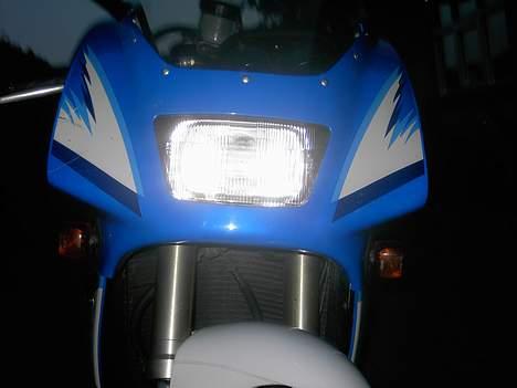 Suzuki RGV 250 (SOLGT) billede 7