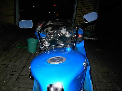 Suzuki RGV 250 (SOLGT) billede 12