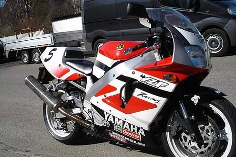 Yamaha YZF 750 R billede 4