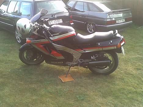 Kawasaki ZX10 - Venstre side, bred plade til at holde 240 kg billede 4