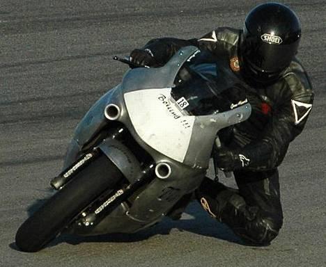 Triumph TT600(banejern) *Solgt* - Halløj hvor det kører =o) (sturup 6/8 2006) billede 1