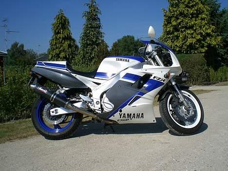 Yamaha FZR 1000  **SOLGT** billede 2