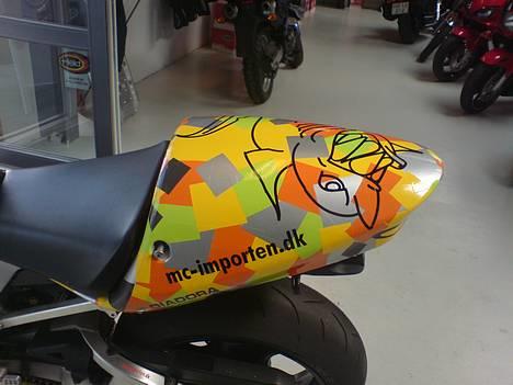 Honda CBR 929RR FireBlade - 929´eren i nyt dress. billede 10