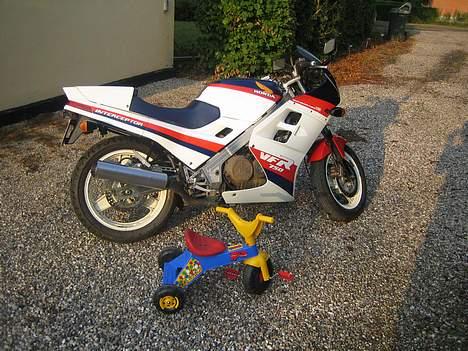 Honda VFR750 RC24 Interceptor billede 8